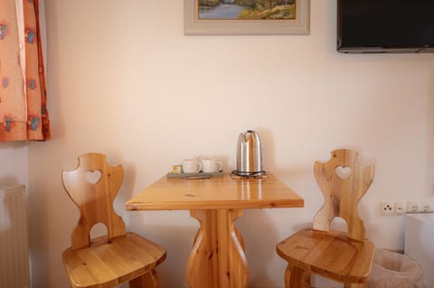 Coffee/tea facilities, Seating area
