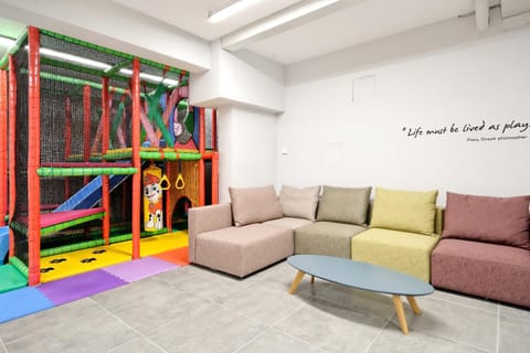 Communal lounge/ TV room, Children play ground, Game Room, On site, Family