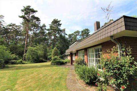 Property building, Day, Natural landscape, Garden, Garden view