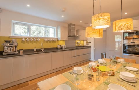 Coffee/tea facilities, Kitchen or kitchenette