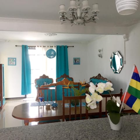 2 bedrooms appartement at Mahebourg 300 m away from the beach with sea view furnished garden and wifi Condominio in Mauritius