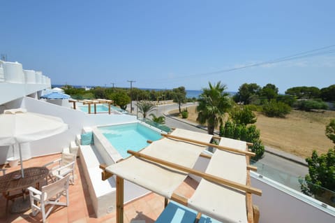 Balcony/Terrace, Pool view, Sea view, Swimming pool