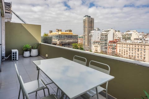 Balcony/Terrace, Dining area, City view