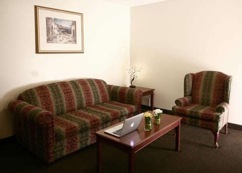 Foxwood Inn & Suites Drayton Valley Hotel in Yellowhead County