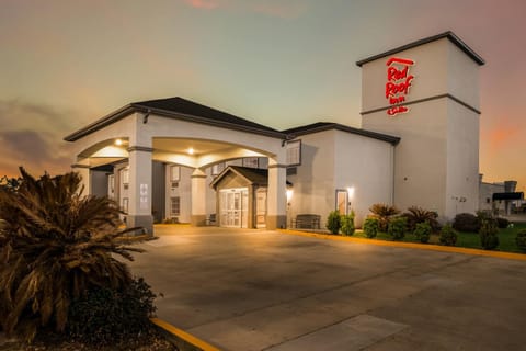 Red Roof Inn & Suites Lake Charles Motel in Lake Charles