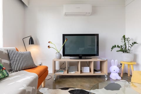 TV and multimedia, Living room, air conditioner