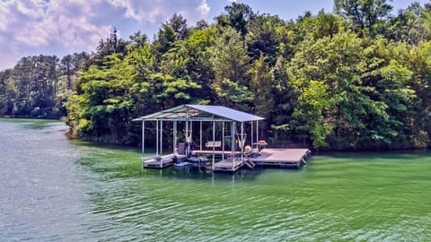 Douglas Lake Lodge in the Smoky Mountains House in Sevierville