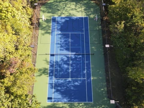 Douglas Lake Lodge in the Smoky Mountains House in Sevierville