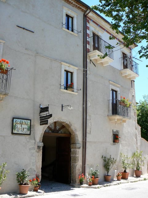 Facade/entrance, Facade/entrance, Decorative detail