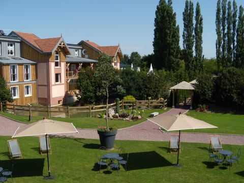 Property building, Spring, Day, Natural landscape, Garden