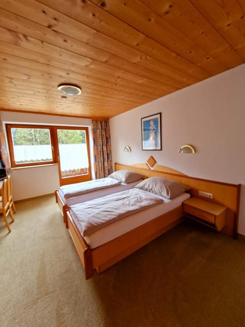 Pension Sattelkopf Bed and Breakfast in Saint Anton am Arlberg