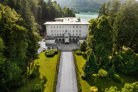 Property building, Bird's eye view, Lake view