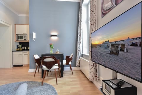 TV and multimedia, Kitchen or kitchenette, Living room, Seating area, Dining area, minibar