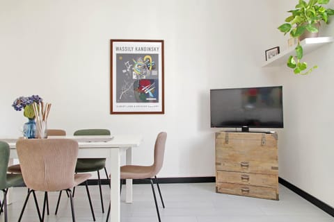 TV and multimedia, Dining area