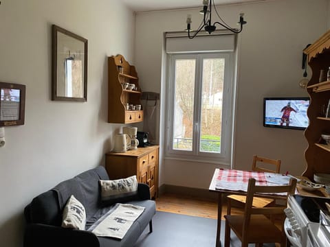 TV and multimedia, Living room, Dining area