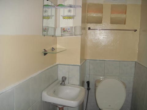 JCP Room Rentals Hostel in Pasay