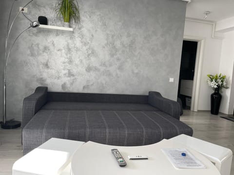 Luxury Two Room Apartment Residence Militari M3 Wohnung in Bucharest