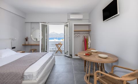 Hotel Ippocampos Studios Apartment hotel in Milos