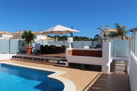 magnifique et spacieuse villa avec piscine privative Chalet in Albufeira