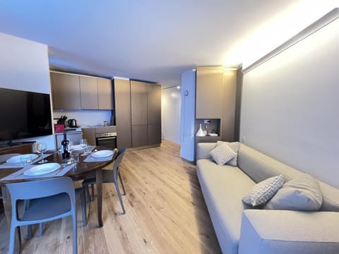 Alpine glow - sophisticated ski in - ski out Apartment in Breuil-Cervinia