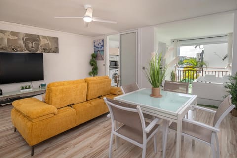 Goldy House, logement vue mer , jacuzzi 10min port et aéroport Apartment in Le Gosier