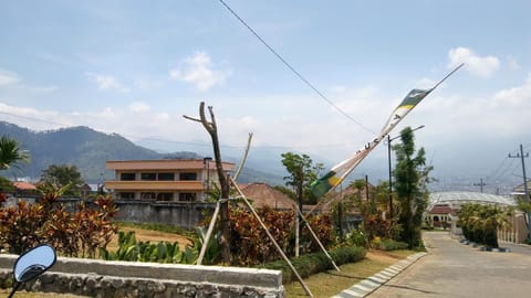 Villa Kusuma Pesanggrahan House in Batu