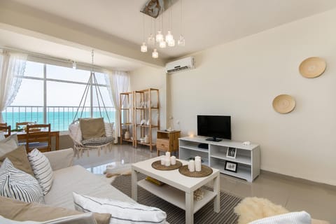 Luminous Sea Apartment in Haifa