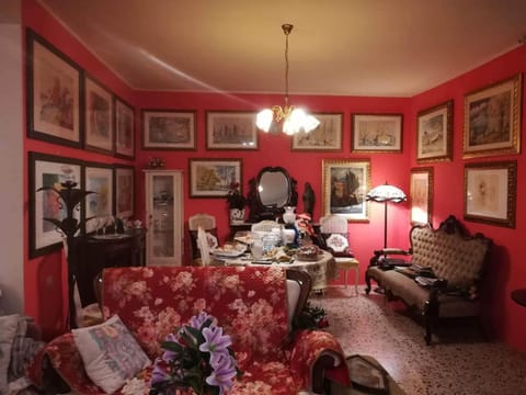 Living room, Photo of the whole room, Seating area, Breakfast