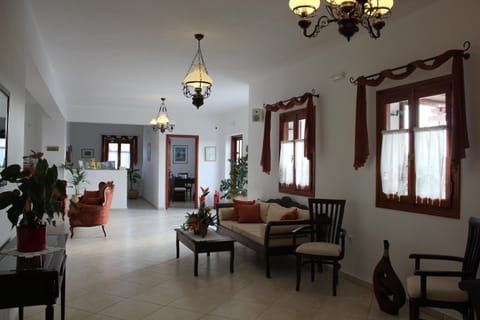 Living room, Lobby or reception