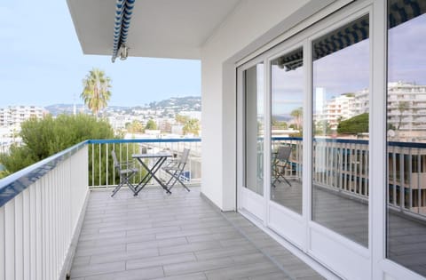 2BDR Reine Astrid Apartment in Cannes