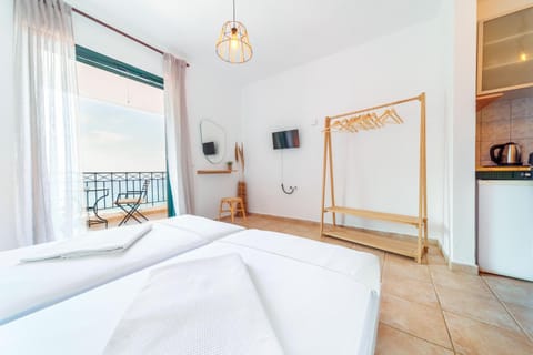 Giannatos Studios- Isabella Apartment in Cephalonia