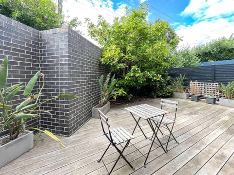 Pride Bentleigh Apartment with Private Garden Apartment in Melbourne