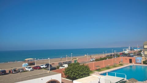 Primera línea, magníficas vistas al mar y a la playa Condominio in Retamar