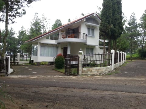 VILLA 5CEMARA villa in Parongpong