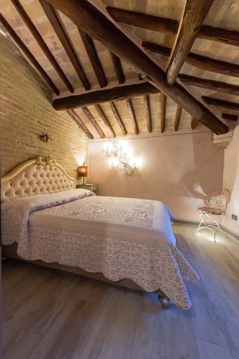 Tognazzi Casa Vacanze - Luxury apartment Coretta Condo in San Gimignano