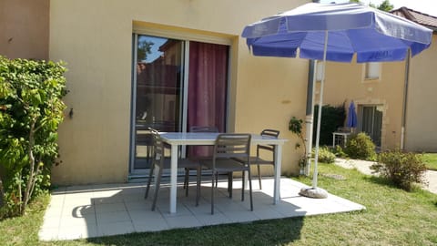 Patio, Dining area