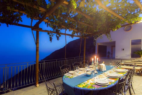 DOMUS VIGNA Fusco, Vista Mare, Amalfi Coast Villa in Furore