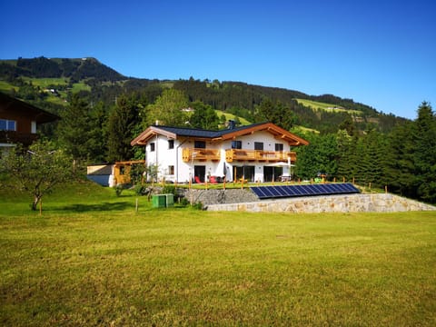 Facade/entrance, BBQ facilities, Garden, Balcony/Terrace