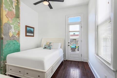 Private 2BR Condo in Uptown by Hosteeva Condo in New Orleans