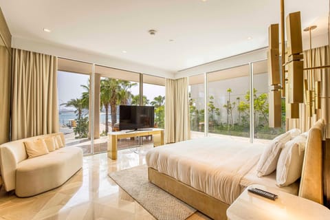 FIVE PALM 3-Bedroom Villa with Private Pool Copropriété in Dubai