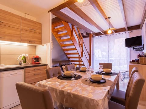 Duplex 6 pers, proche téléphérique, St-Lary village, 3 Diamants - FR-1-296-272 Apartment in Saint-Lary-Soulan