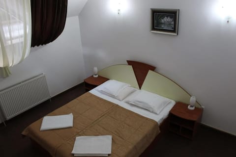 Pensiunea Colina Bed and Breakfast in Brasov