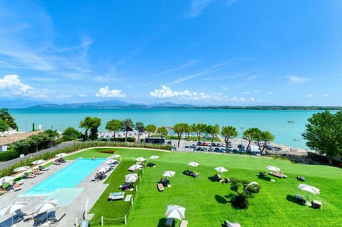 Bird's eye view, Swimming pool