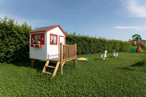 Day, Natural landscape, Children play ground, Garden, Garden view