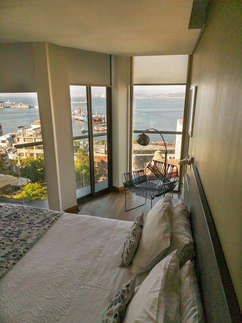 Bed, Sea view