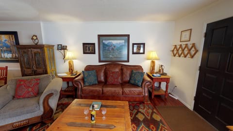 Claim Jumper 8 Townhouse With High Speed Wifi Condo in Red River