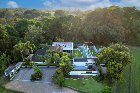 Property building, Neighbourhood, Natural landscape, Bird's eye view, Garden, Garden view