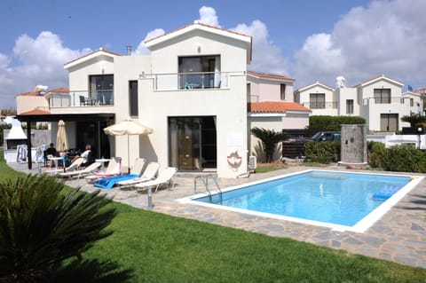 Platzia Beach Villas Villa in Paphos District