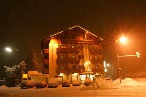 Property building, Facade/entrance, Off site, Night, Winter