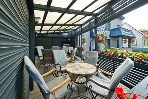 Patio, Day